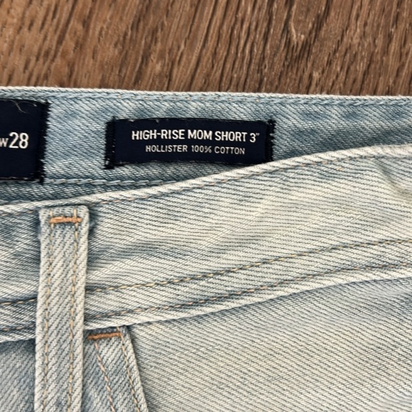 Hollister Distressed Mom high rise Button fly Denim Shorts juniors Size 7 - Picture 3 of 6